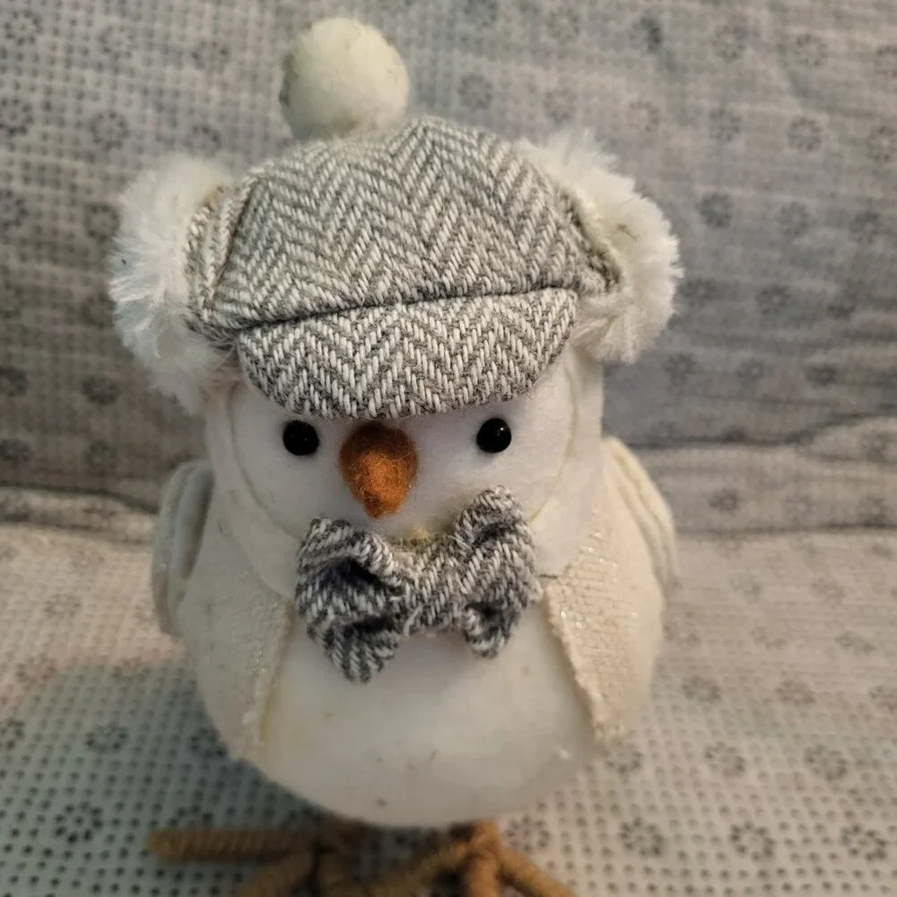 Wondershop Featherly Friends Bird. Christmas. Tweed hat